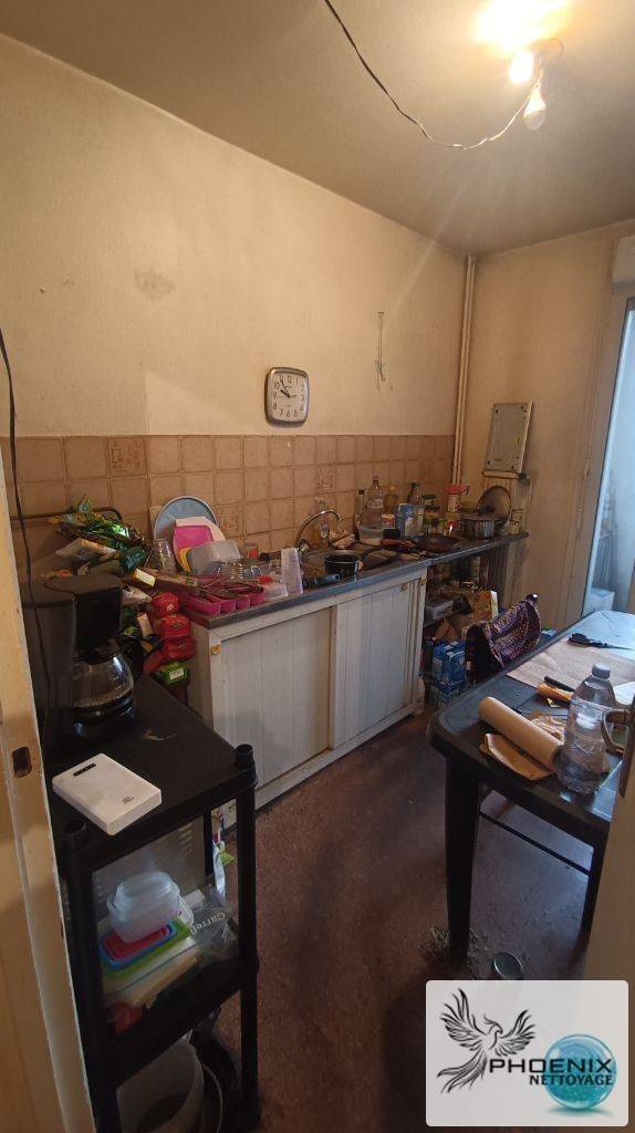 Intervention de nettoyage dans un appartement de 49m² avec état de salissure très important à Brignoles