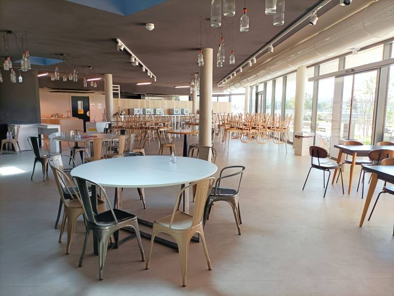 Nettoyage d'une salle de restauration après évènement dans le Var